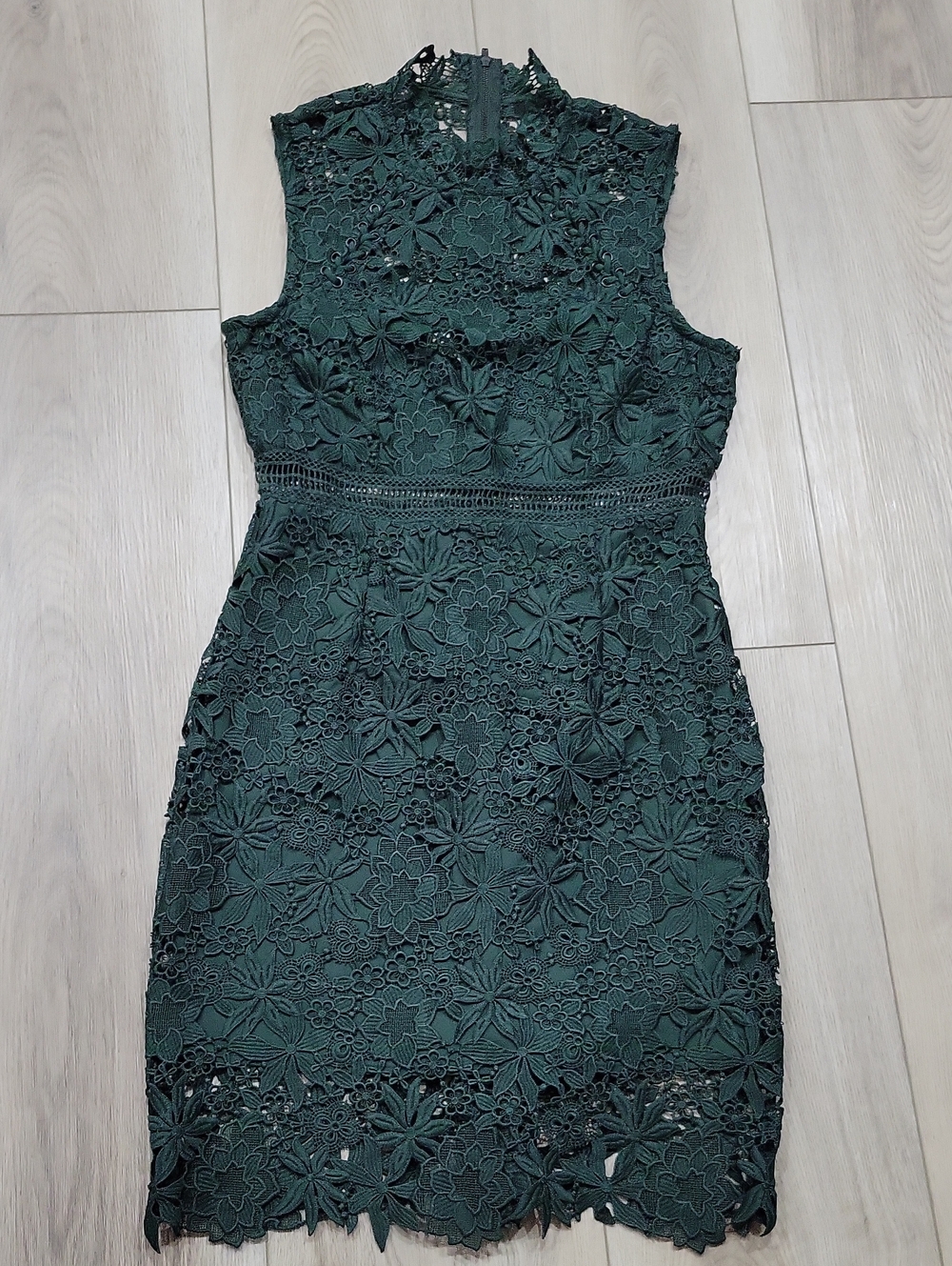 Bardot Dark Green Floral Lace Midi Dress